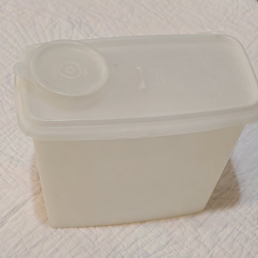 Vintage Tupperware Cereal Keeper Container & Lid #469-2 STORE & POUR